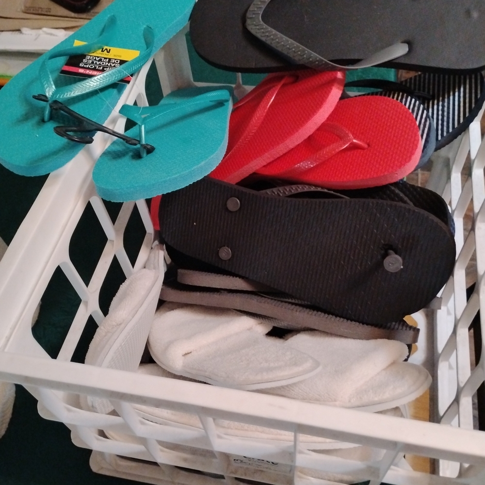 14 Pairs Flip Flops, Slippers Bundle